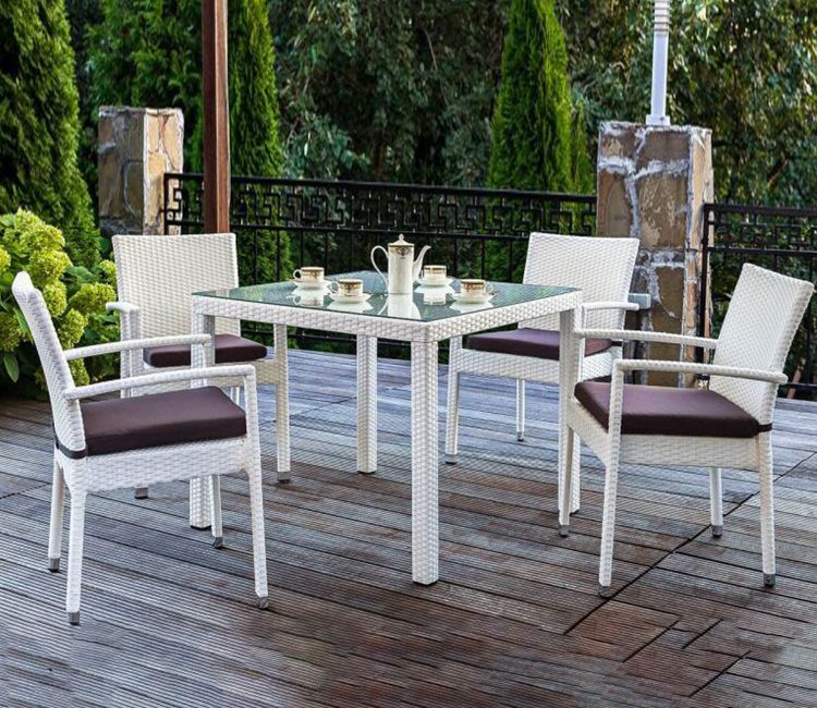 White Wicker And Rattan 4 Seater Dining Set With Dark Brown Cushions