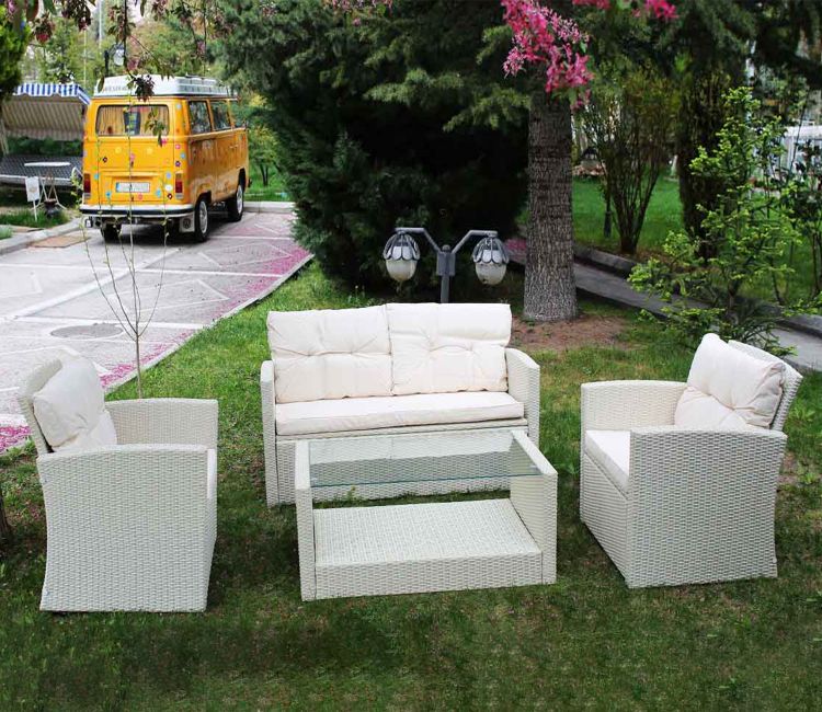 White Rattan And Wicker 4 Seater Patio Set With Cream Cushions
