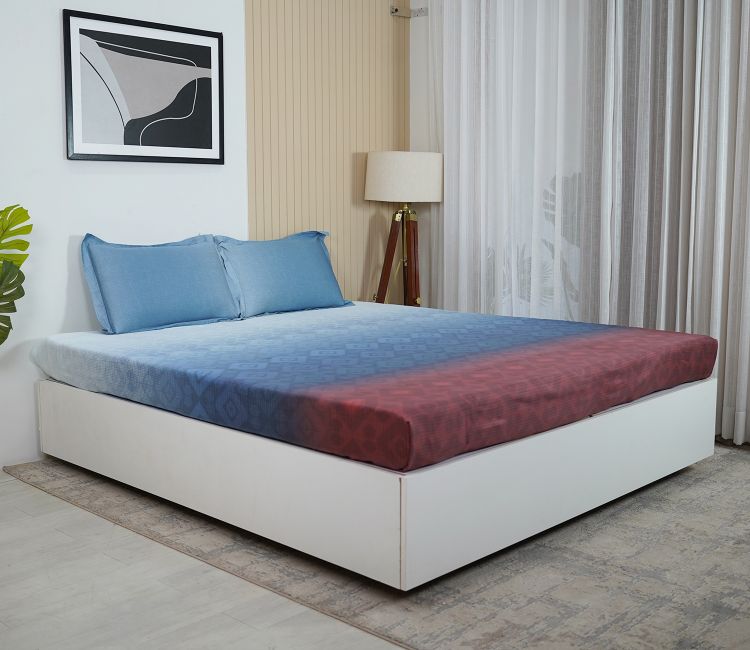 Rhombo 300 TC Flat Pure Cotton King Size Bedsheet With 2 Pillow Covers (Red)