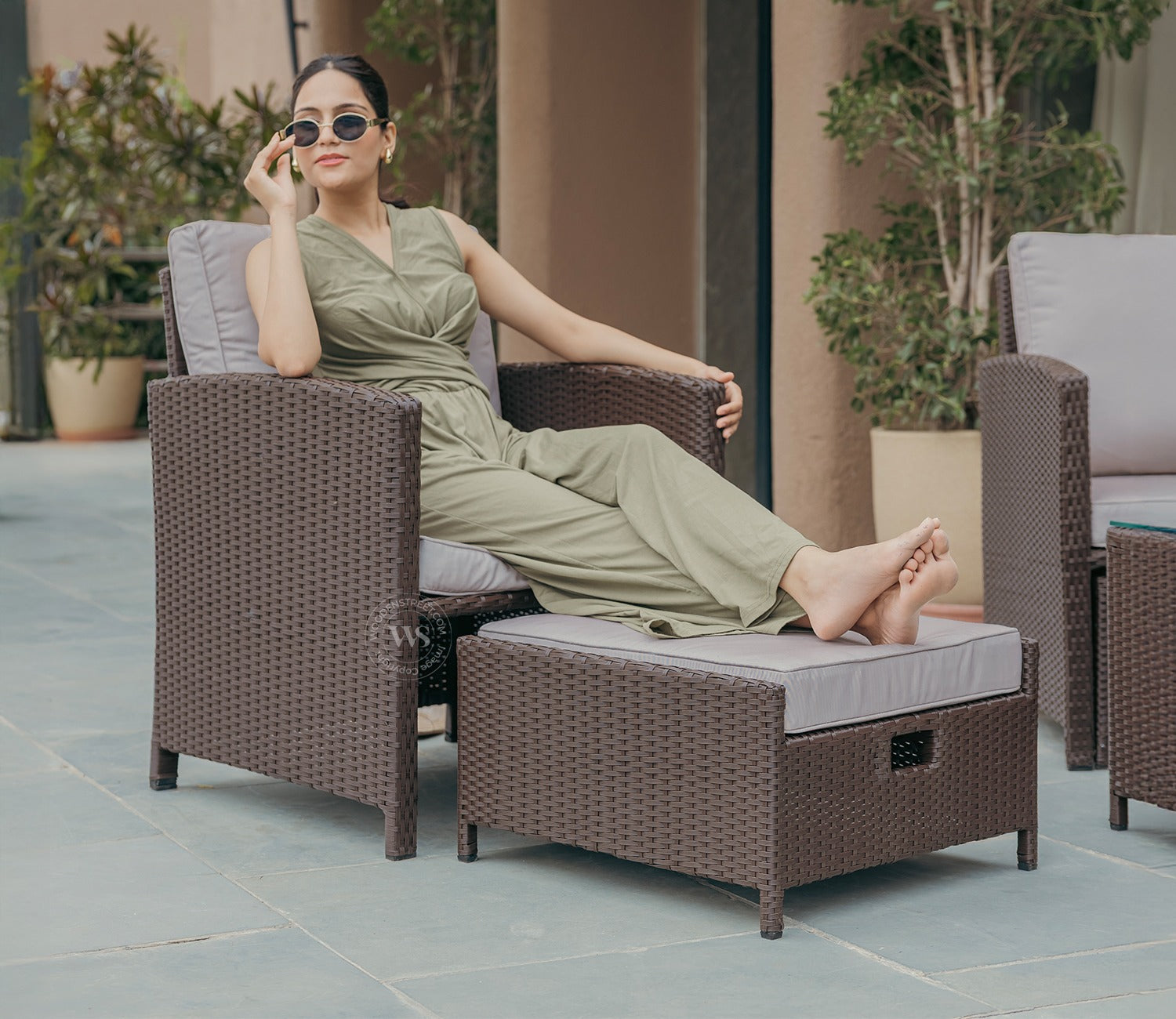 Vivica Premium Wicker 2 Seater Outdoor Set with Coffee Table and Ottomans (Beige)