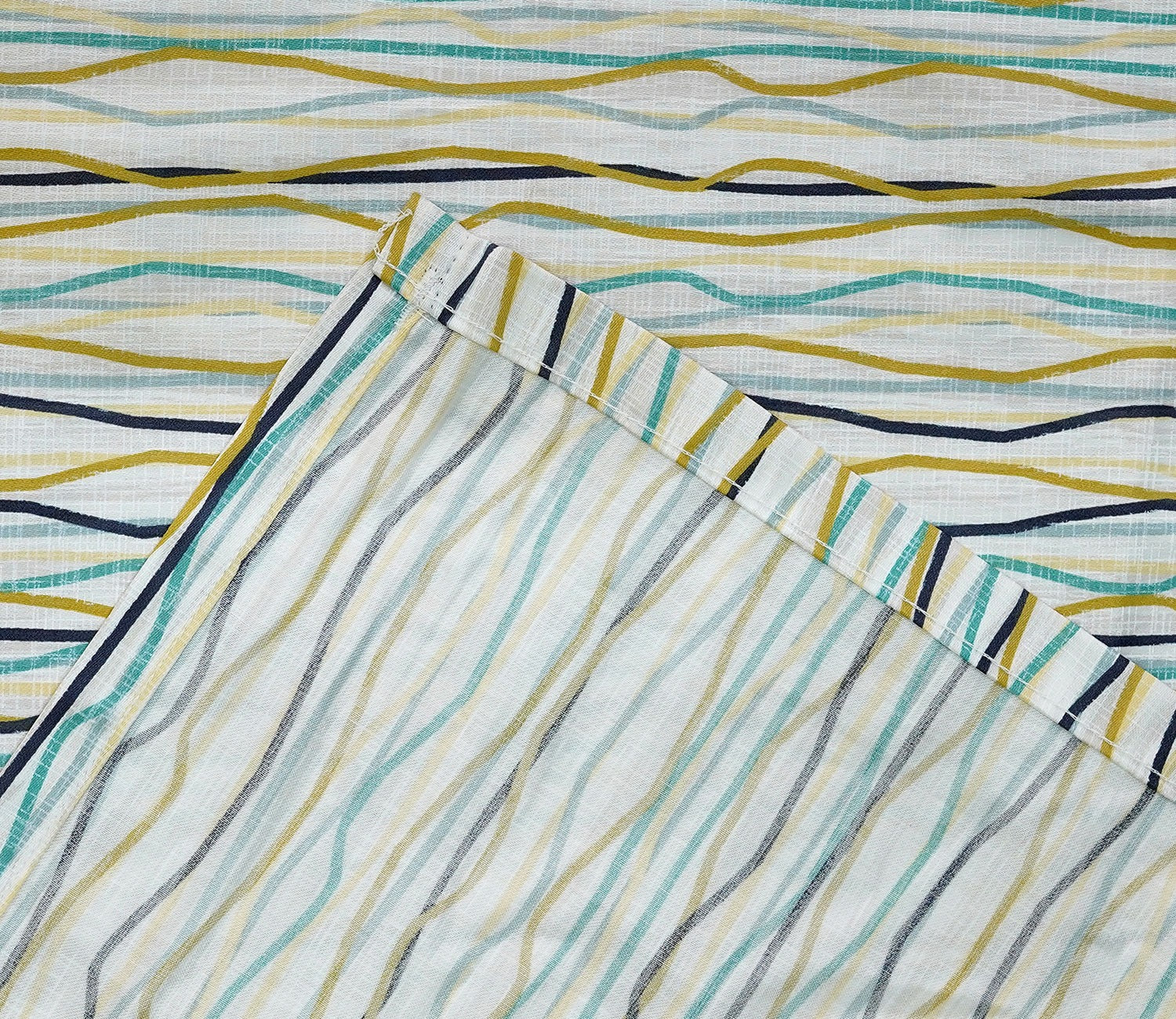 Akin Classic Printed King Size Bedsheet (Yellow)