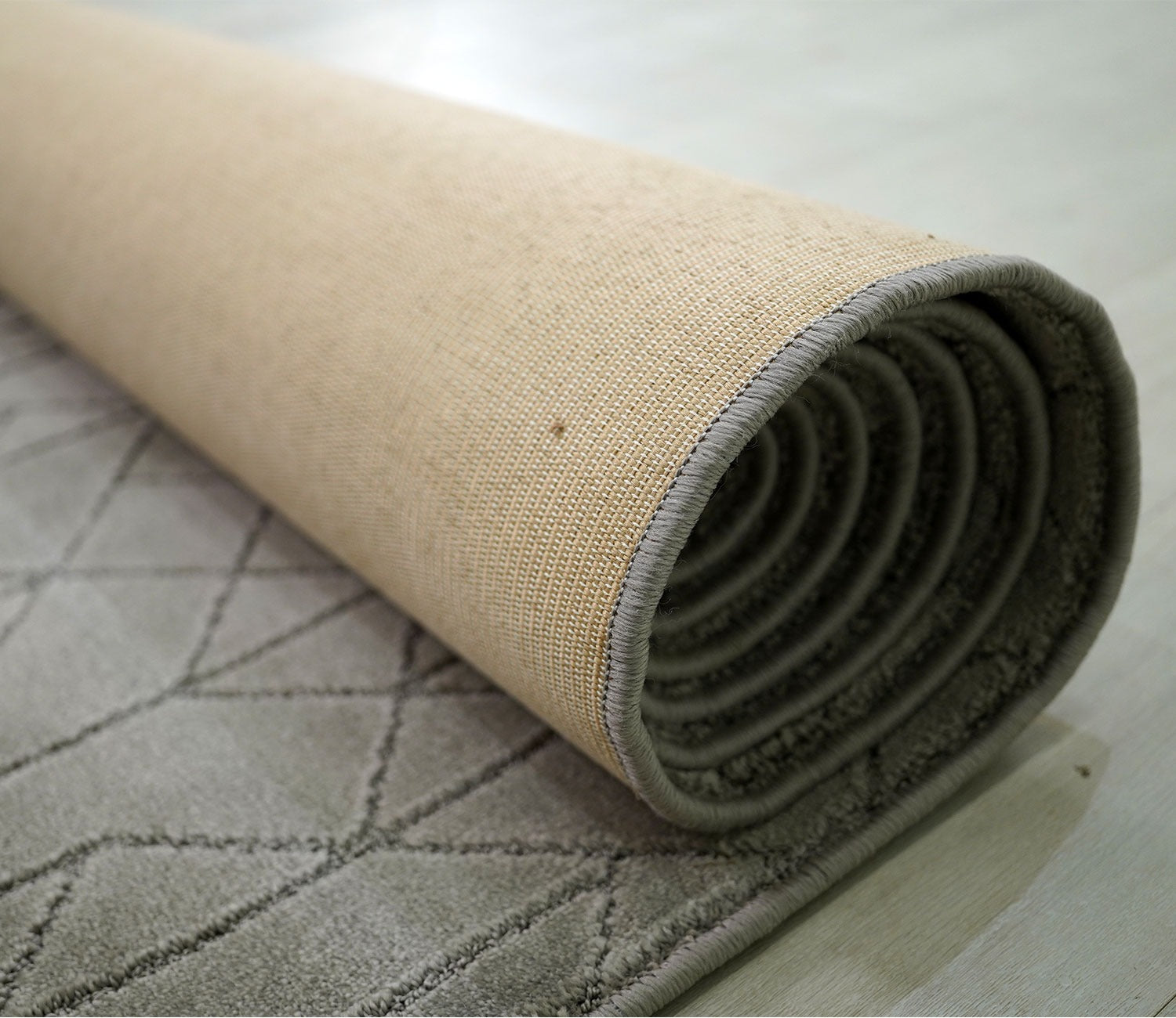 Azalia Grey Geometrical Carpet (11 x 7.8 Feet)