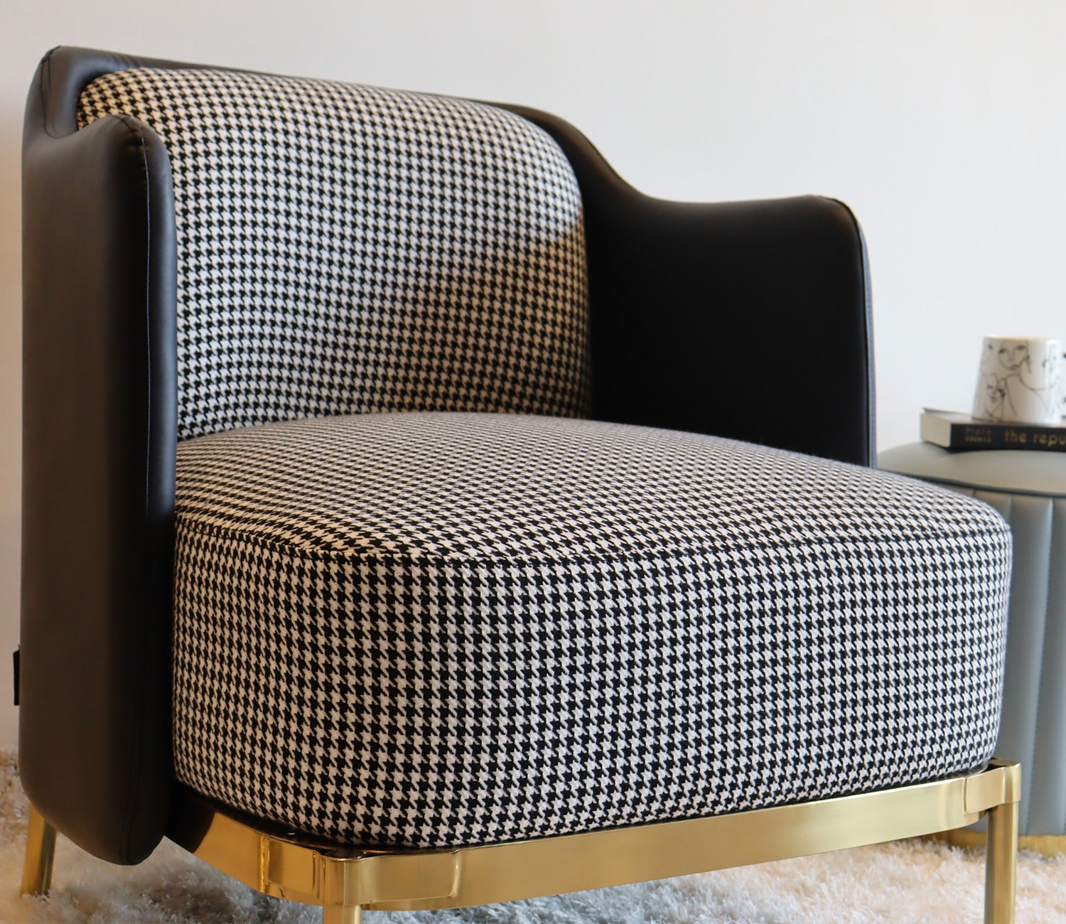Regina 1 Seater Sofa (Black)