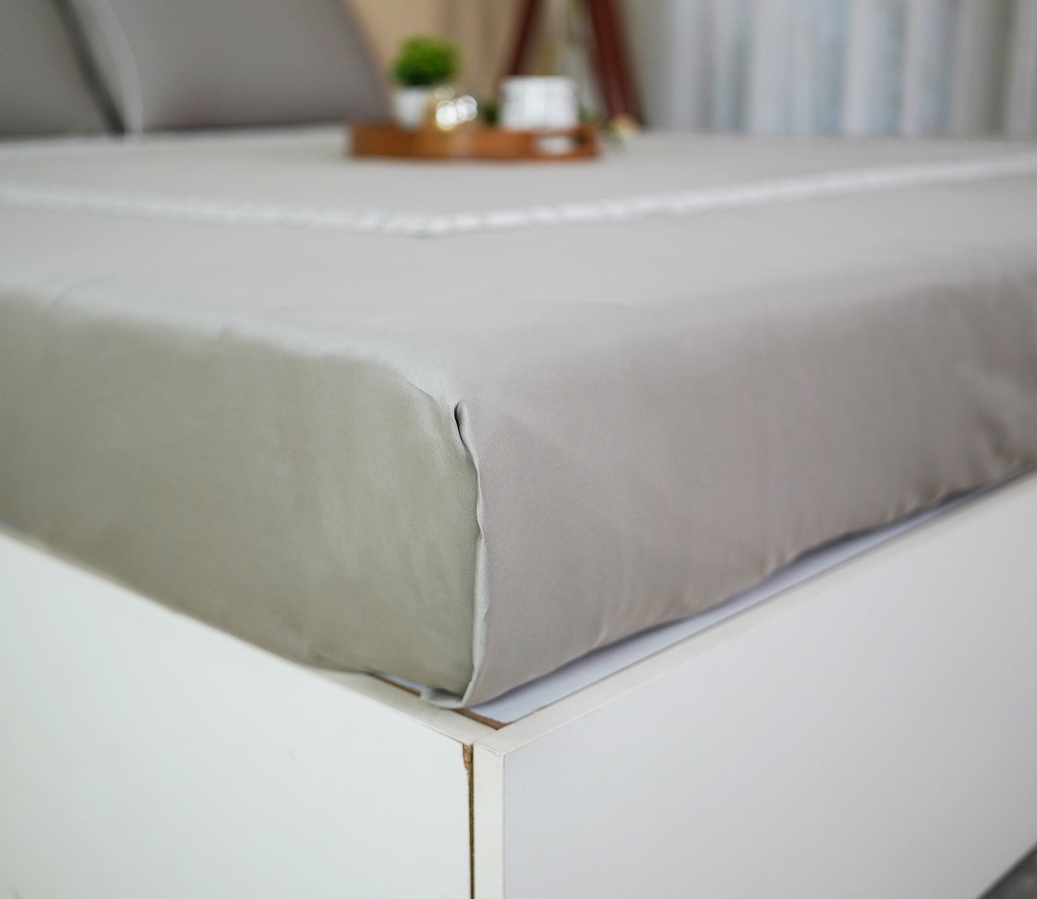 Square Embroidery 300 TC Flat Pure Cotton King Size Bedsheet With 2 Pillow Covers (Grey)