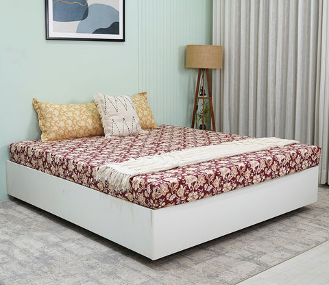 Rose Moments Queen Size Bedsheet (Red)