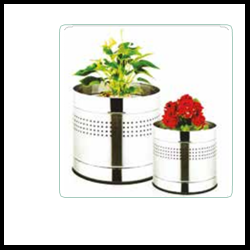 Trueliving_PLANTER PERFORATED_Silver_Steel