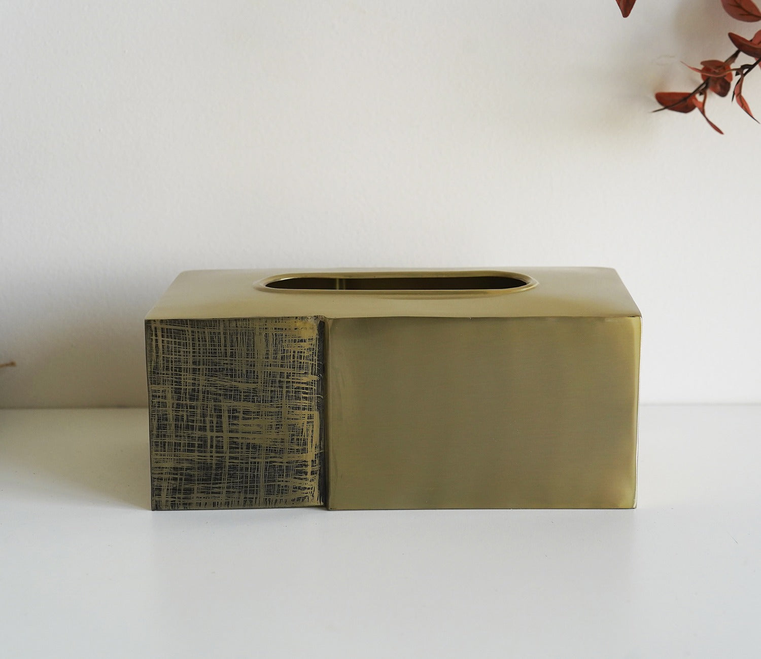 Priscilla Textured Gold And Black Tissue Box