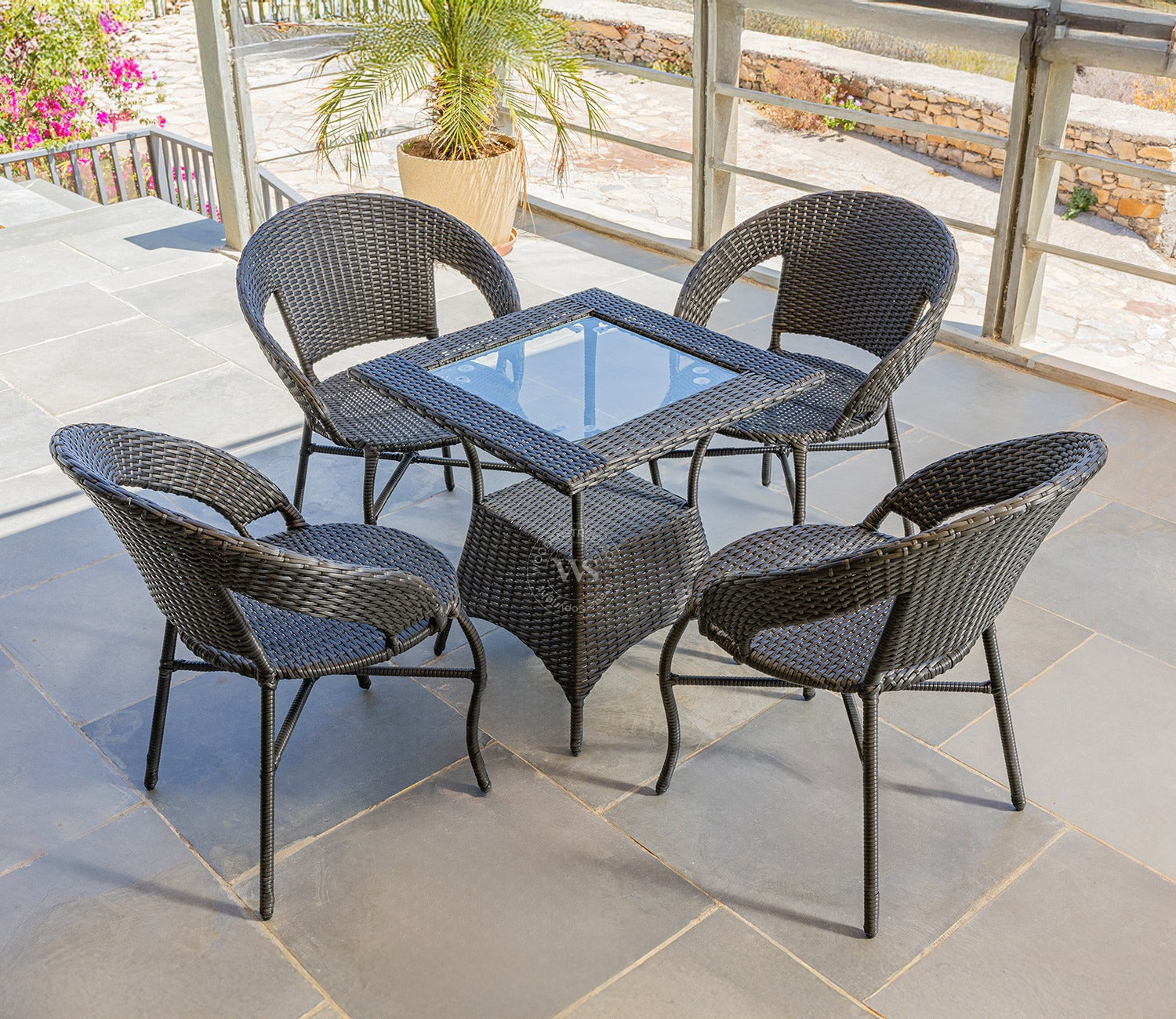 Valano 4 Seater Outdoor Set (Black)