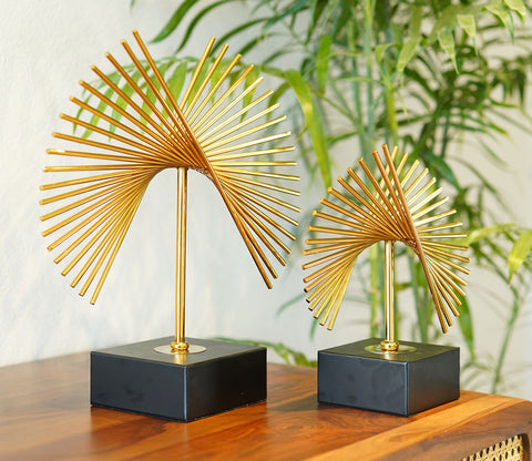 Golden Radiance Abstract Table Showpiece (L, Gold)