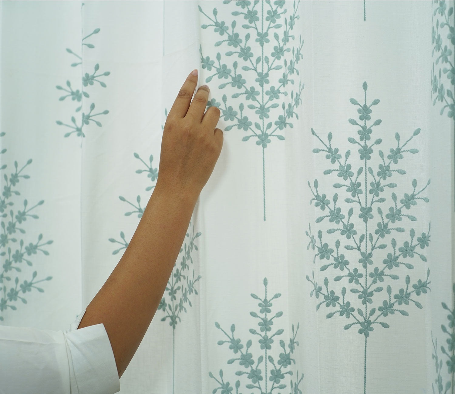 Jacquard Tree 1 Piece Sheer Curtain (Blue, 7 Feet)