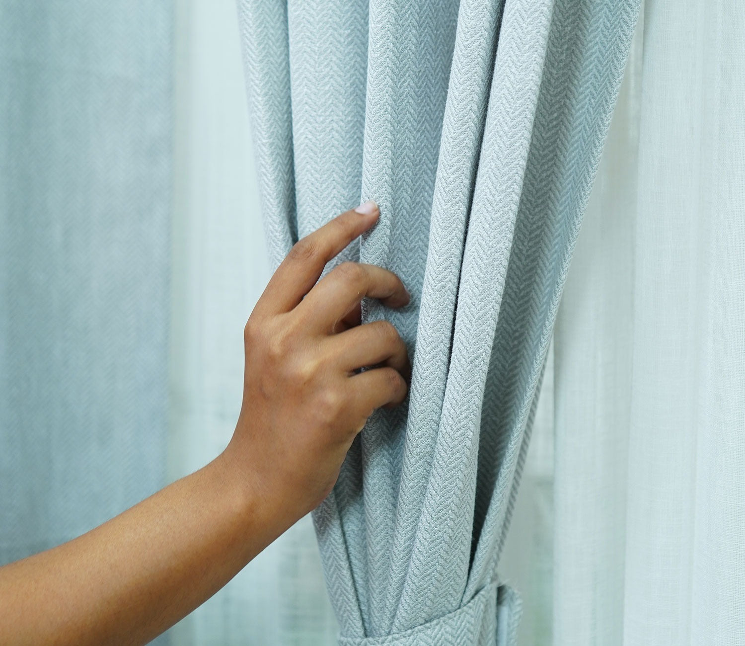 Herringbone Textured Door 1 Piece Light-Filtering Curtain (Grey, 7 Feet)