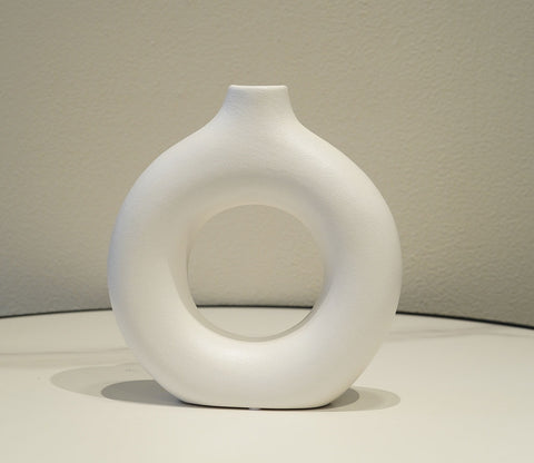 Polymera Ceramic Donut Vase (White, L)
