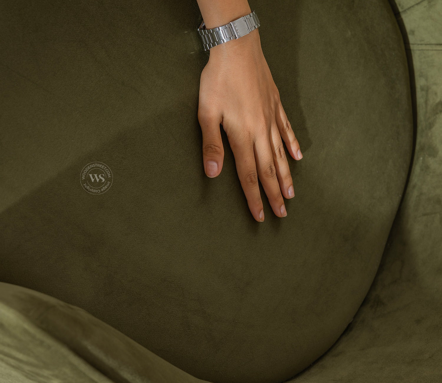 Avira Premium Upholstery Lounge Chair (Dark Olive Green)