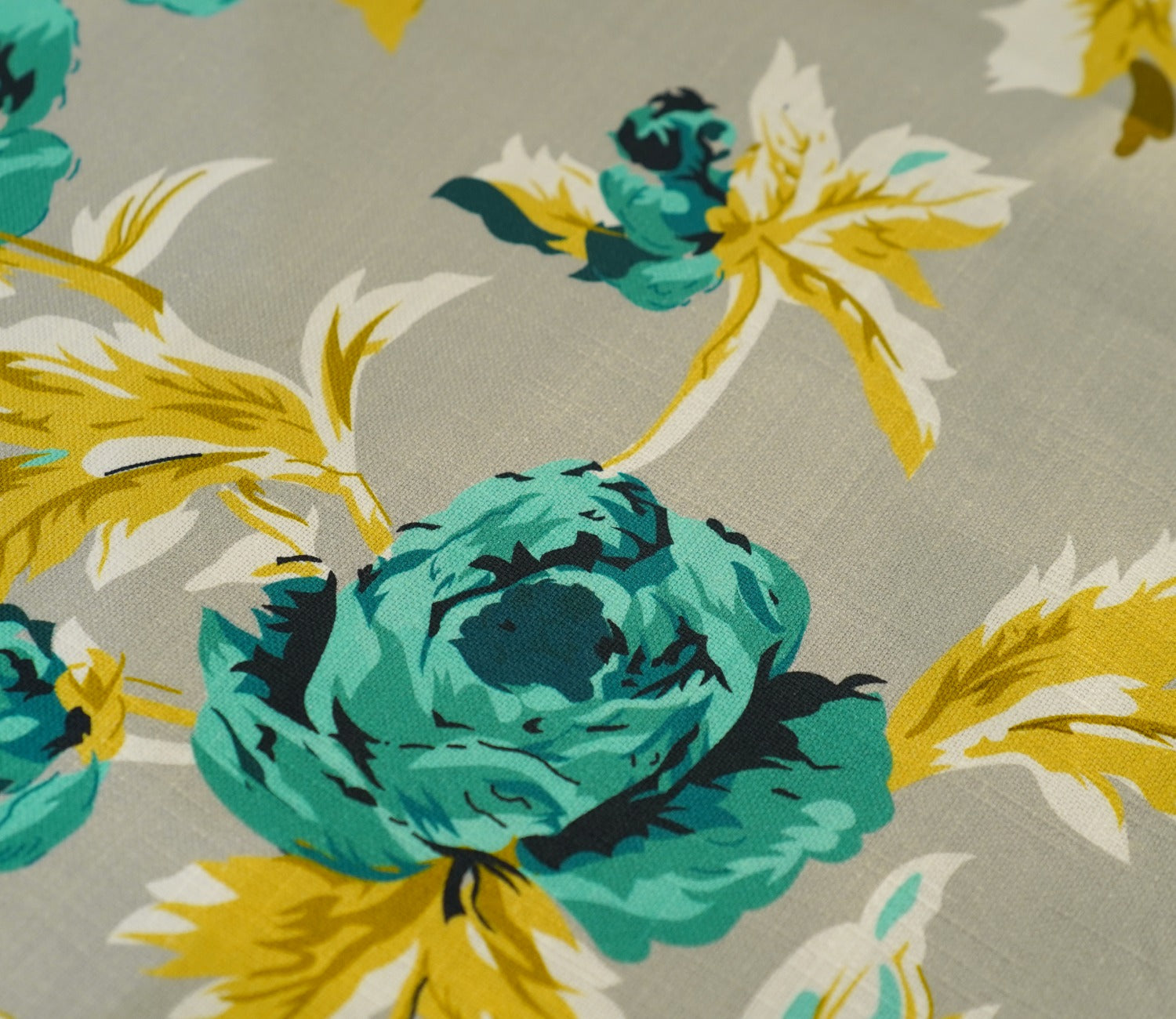 Aqua Bouquet Printed Cotton Table Runner (Grey, 13 x 72 Inches)