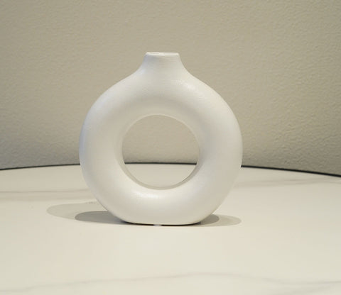 Polymera Ceramic Donut Vase (White, M)