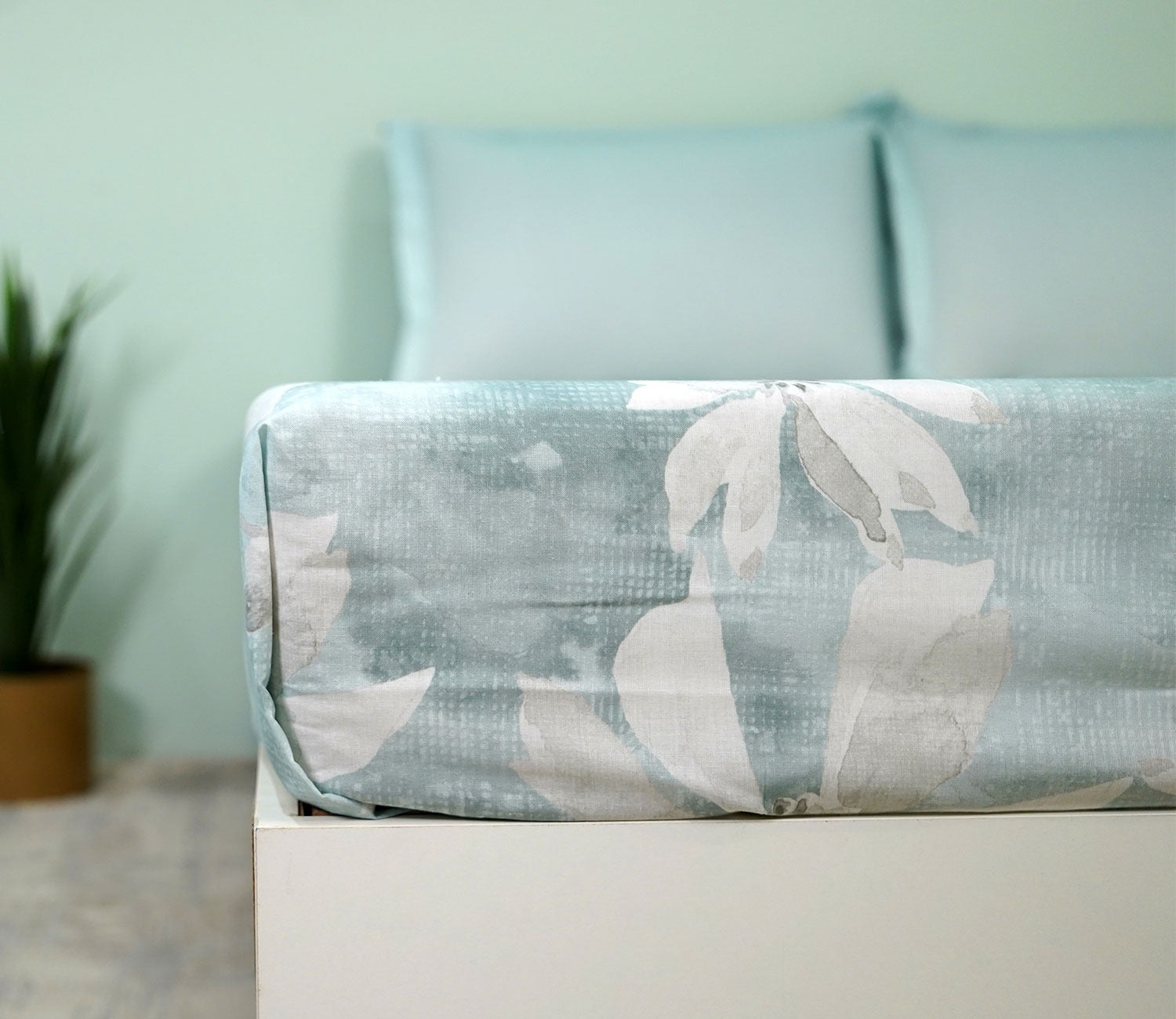Blossom Flat Cotton Bed Sheet King Size with 2 Pillow Covers (Blue)