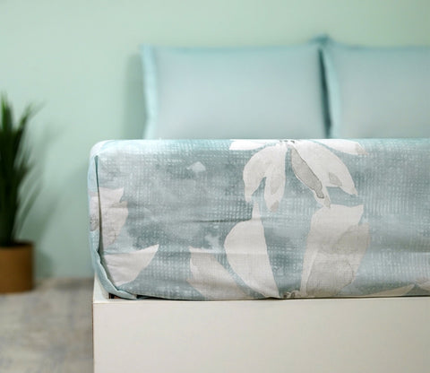 Blossom Flat Cotton Bed Sheet King Size with 2 Pillow Covers (Blue)