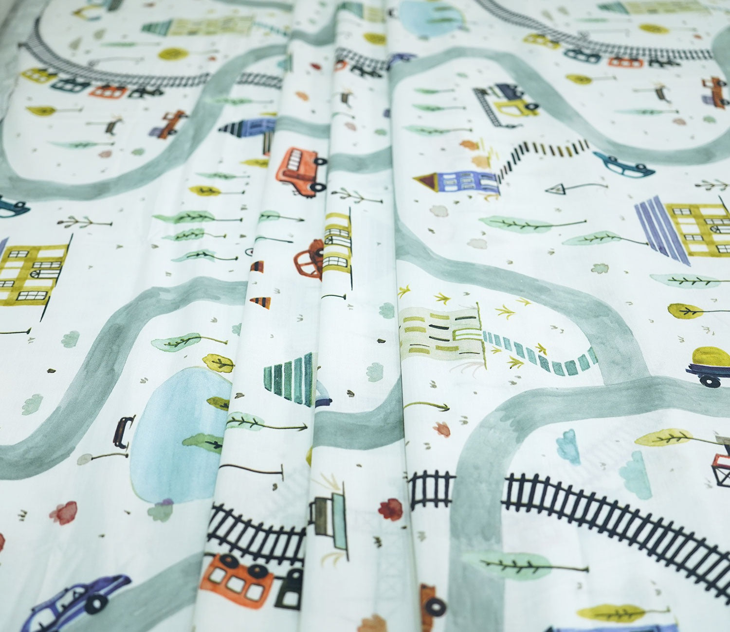 Train And Town Flat Cotton Kids Bed Sheet King Size with 2 Pillow Covers