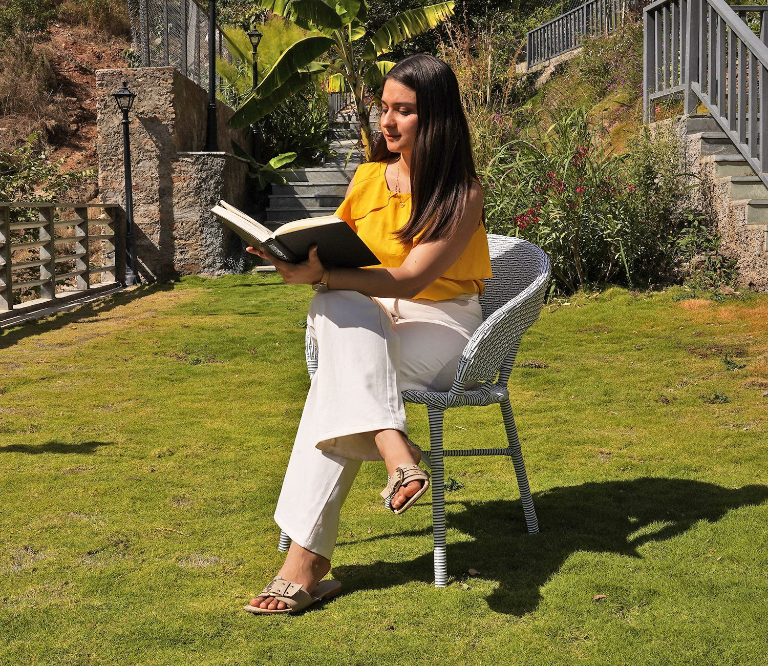 Sienna Wicker Outdoor Garden Chair (White and Black, Dual Tone)