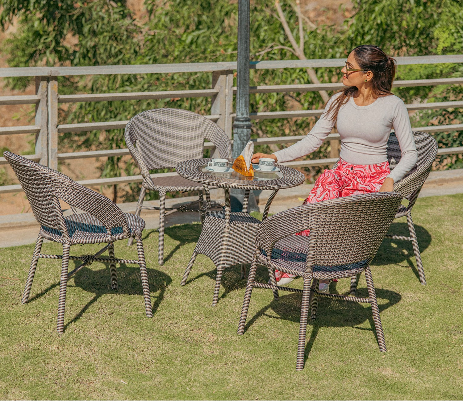 Veneto 4 Seater Outdoor Set (Golden White)