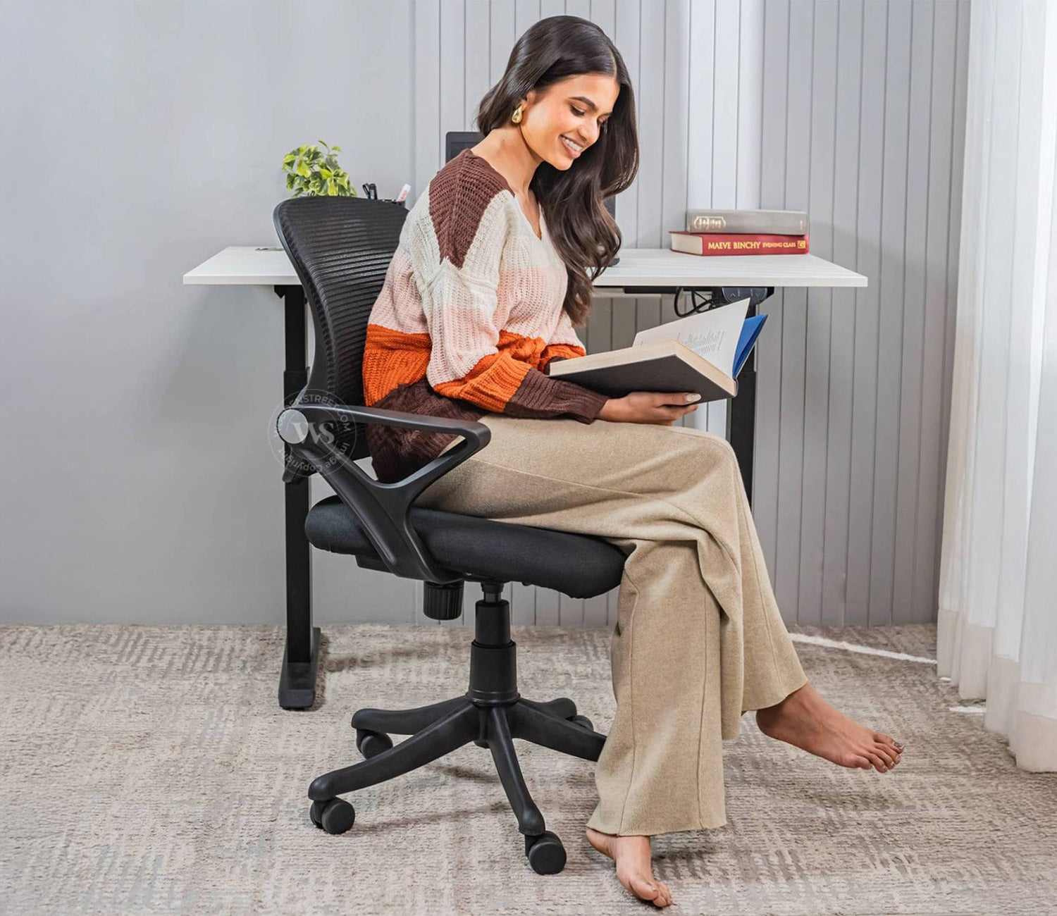 Strydom High Back Mesh Ergonomic Office Chair With Comfortable Seat, Synchro Mechanism & Durable Nylon Base (Black)