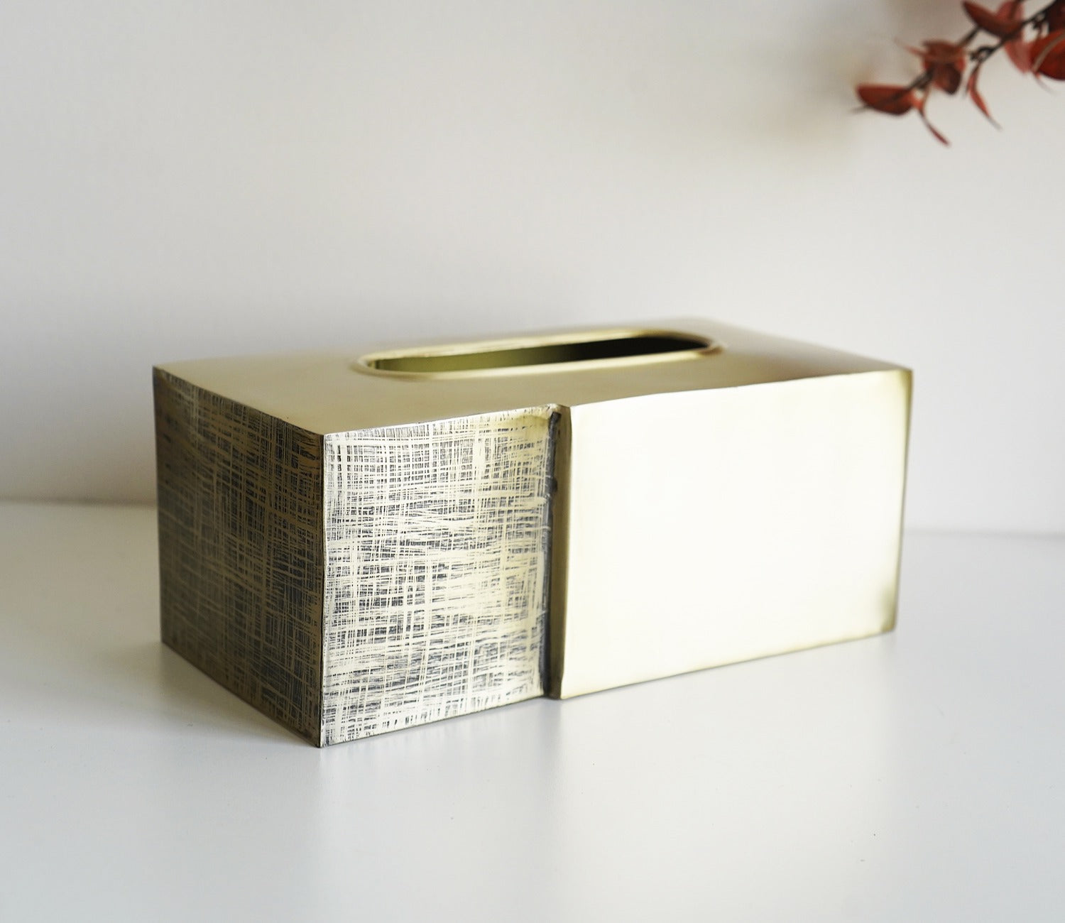 Priscilla Textured Gold And Black Tissue Box