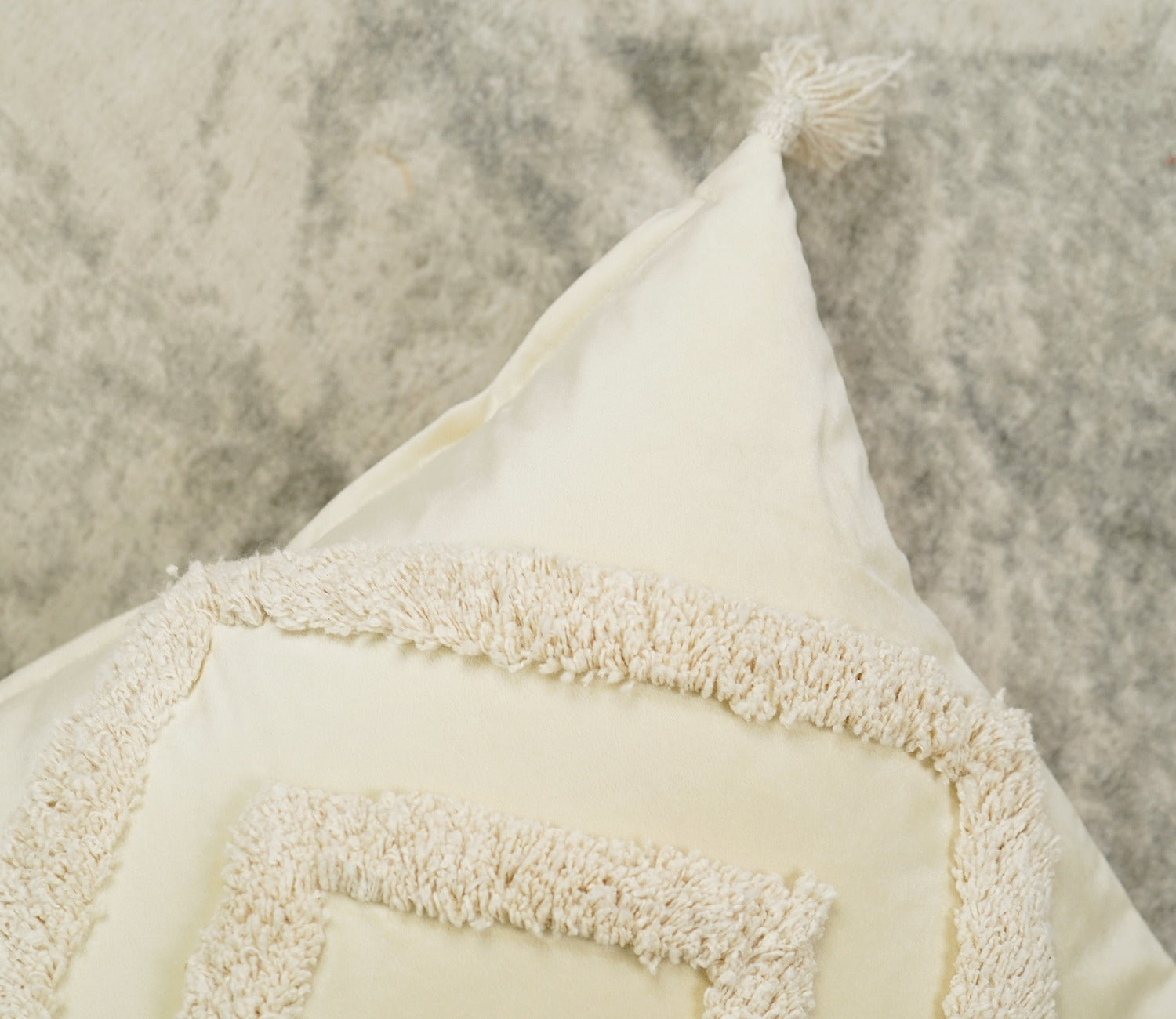 Super Soft Velvet Cushion Covers - Set of 2 (18 x 18 inches, White)