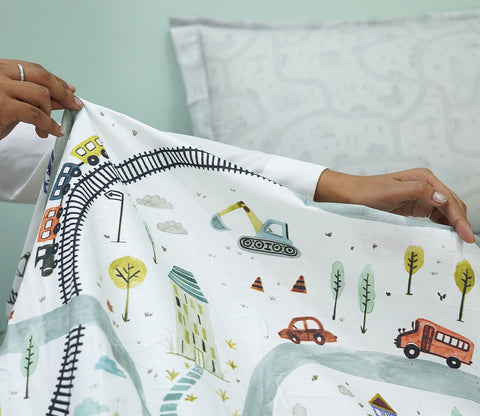 Train And Town Flat Cotton Kids Bed Sheet King Size with 2 Pillow Covers