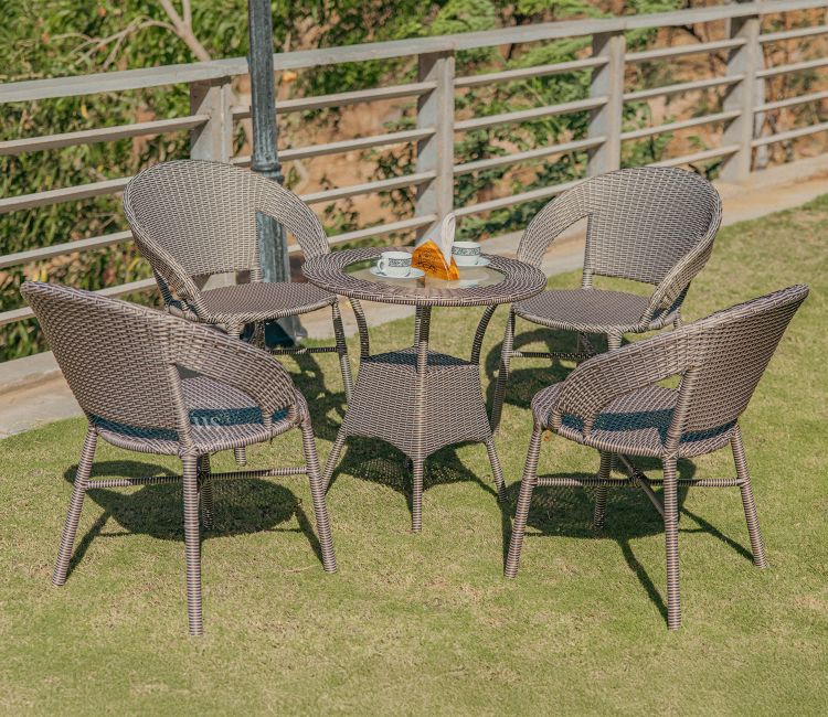 Veneto 4 Seater Outdoor Set (Golden White)