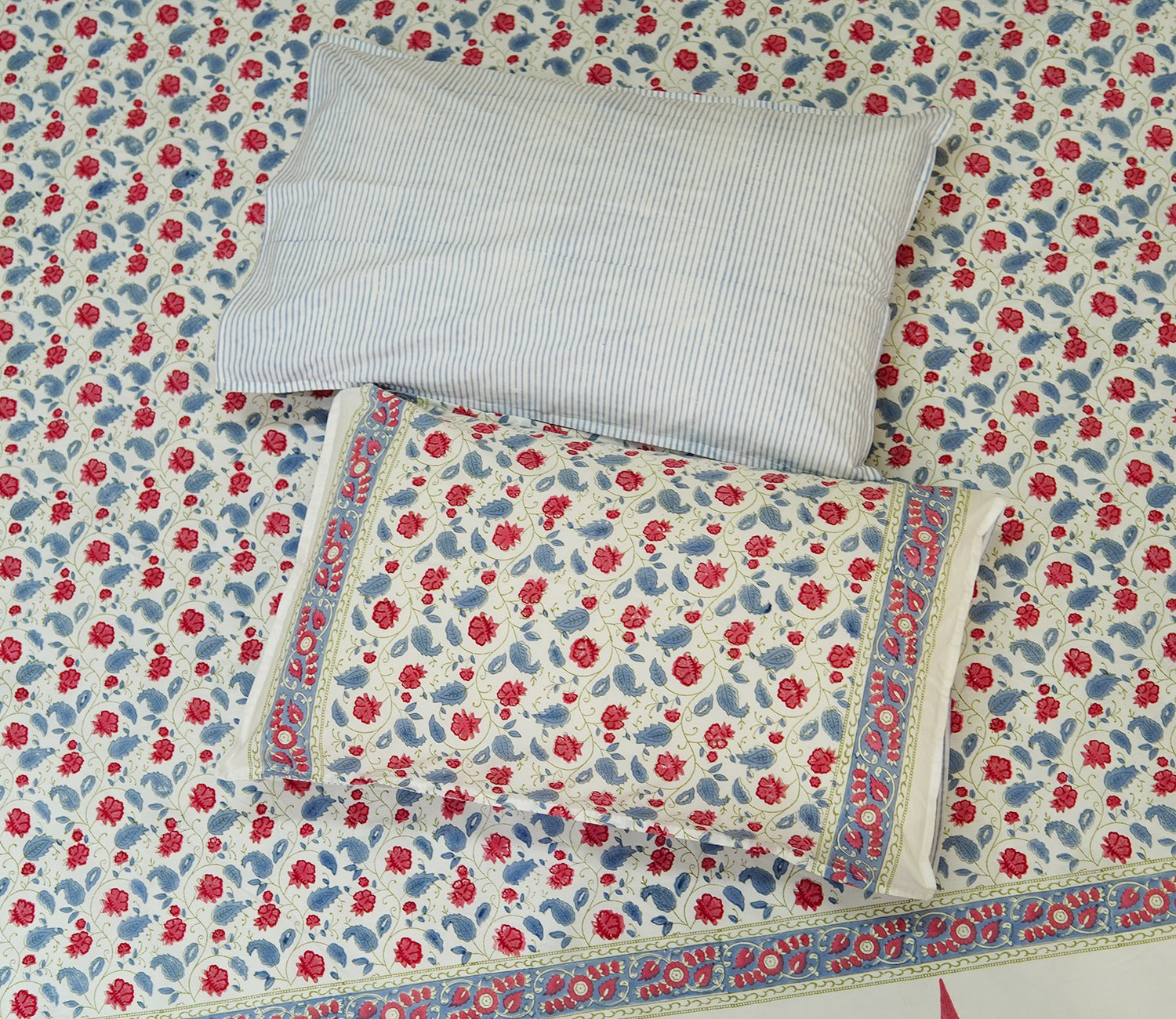 200 TC Double Bed Sheet - Bloom Shay Cotton Bedsheet King Size With 2 Pillow Cover