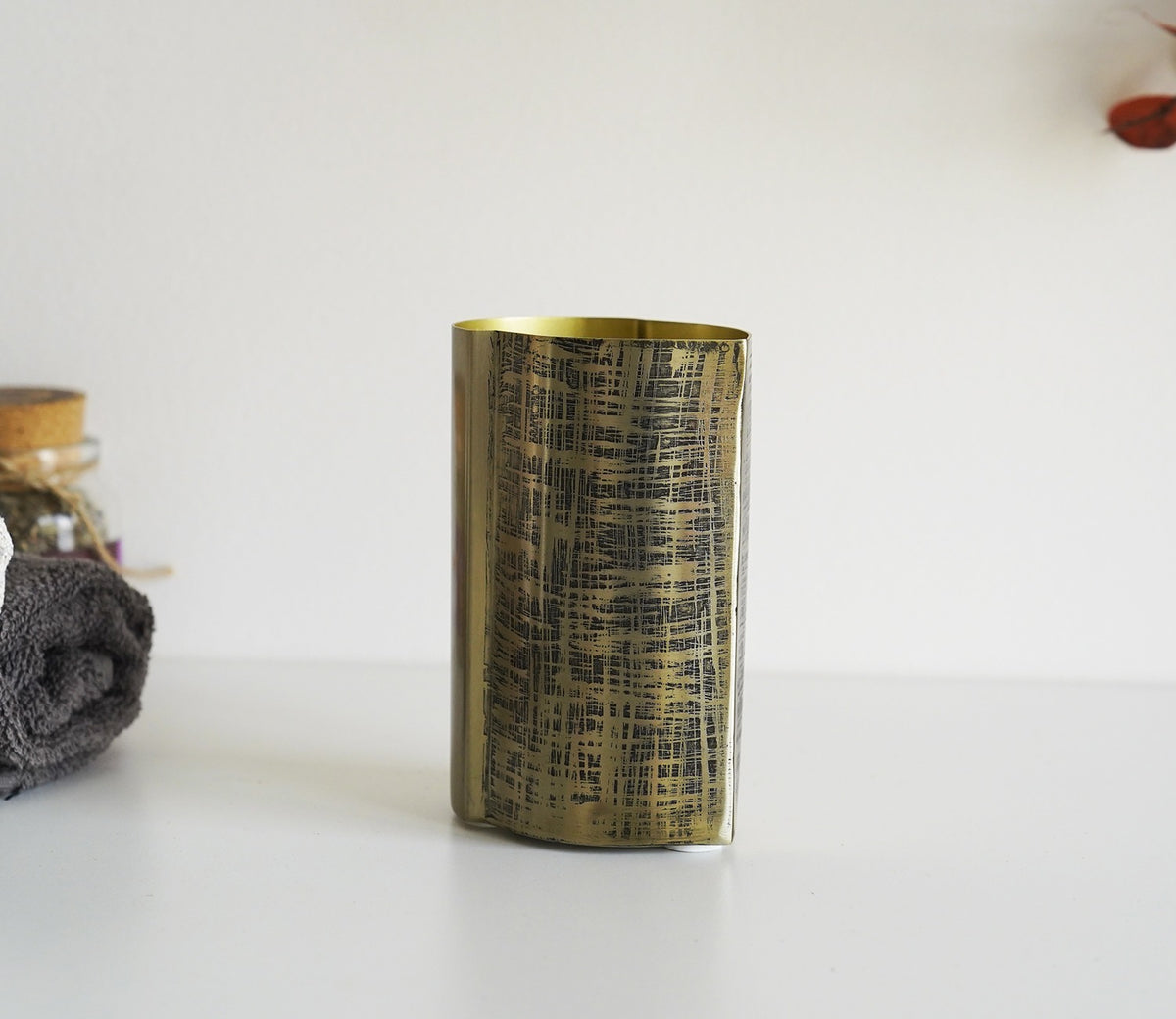 Priscilla Textured Gold And Black Tooth Brush Holder