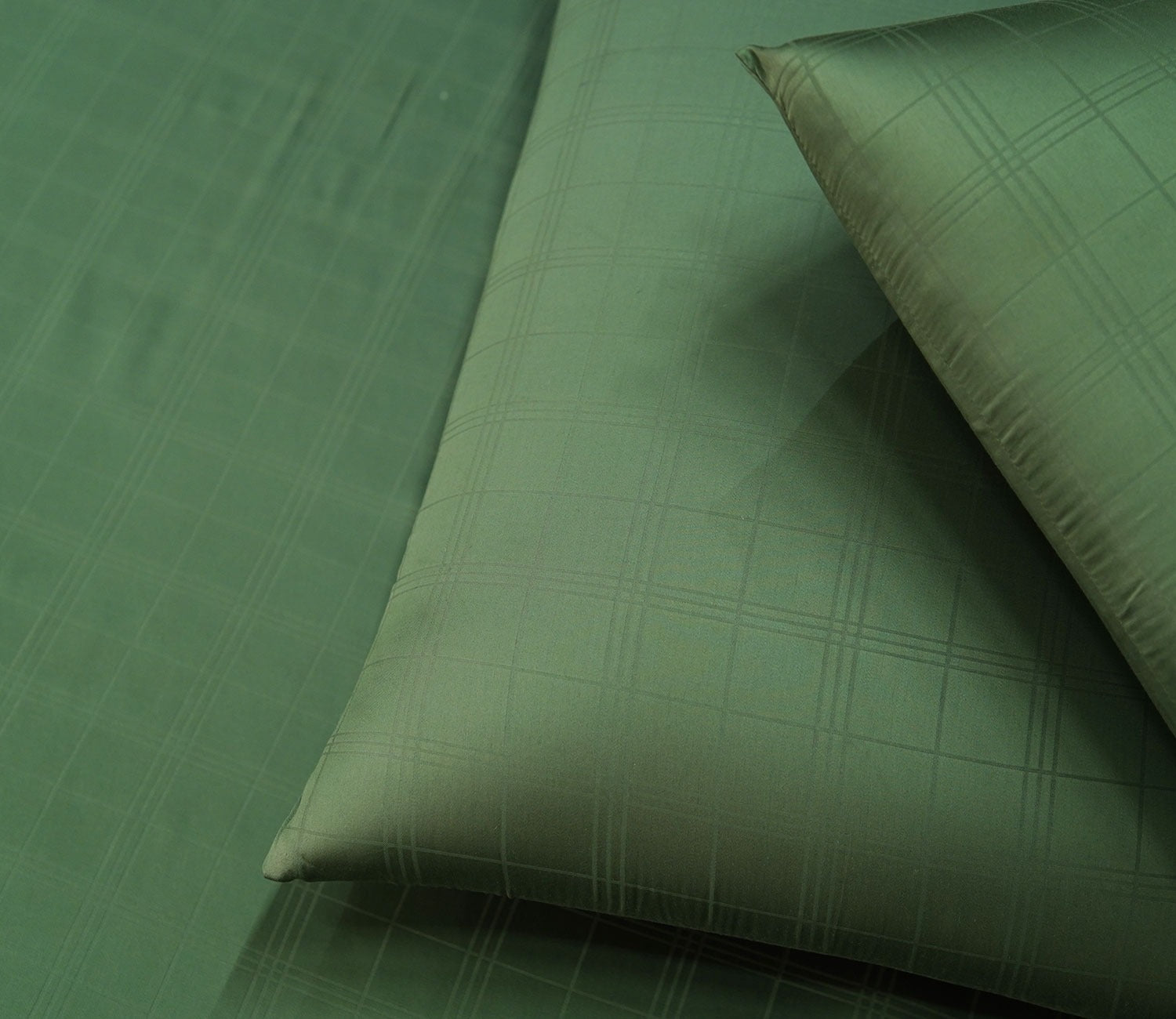 Dobby Checks Organic Bamboo 300 TC 2 Pillowcases and 1 Fitted Bedsheet (Green, Queen Size)