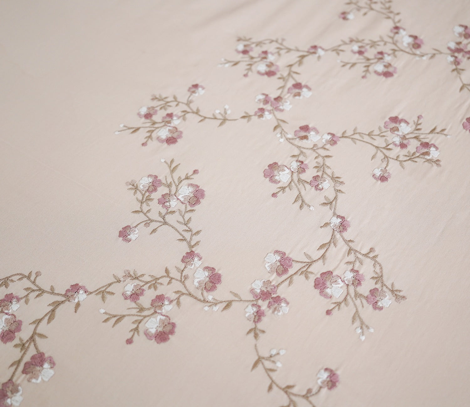 Floral Embroidery 300 TC Flat Pure Cotton King Size Bedsheet With 2 Pillow Covers (Pink)