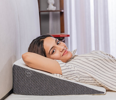 Mountmist Memory Foam Wedge Pillow for Sleeping & Acid Reflux Relief, Orthopedic Wedge Cushion with Removalbe Cover for Leg Elevation