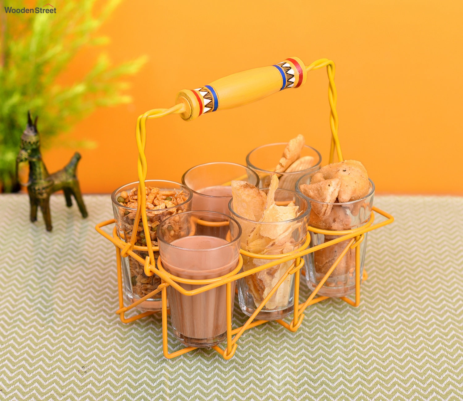 Cutting Chai in Yellow Handpainted Metal Stand - Set of 6