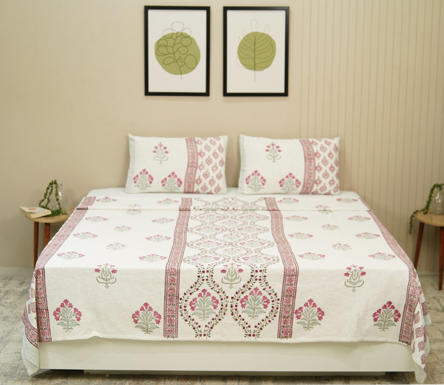 Modish Floral Printed Handloom Cotton Double Bed Cover King Size