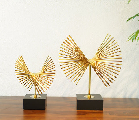 Golden Radiance Abstract Table Showpiece (L, Gold)