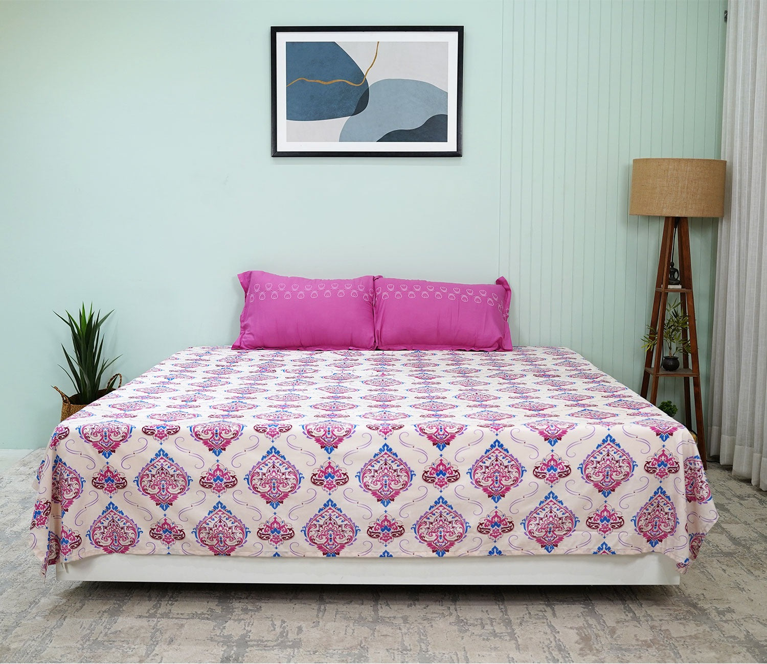 Adorn Moments Queen Size Bedsheet (Pink)
