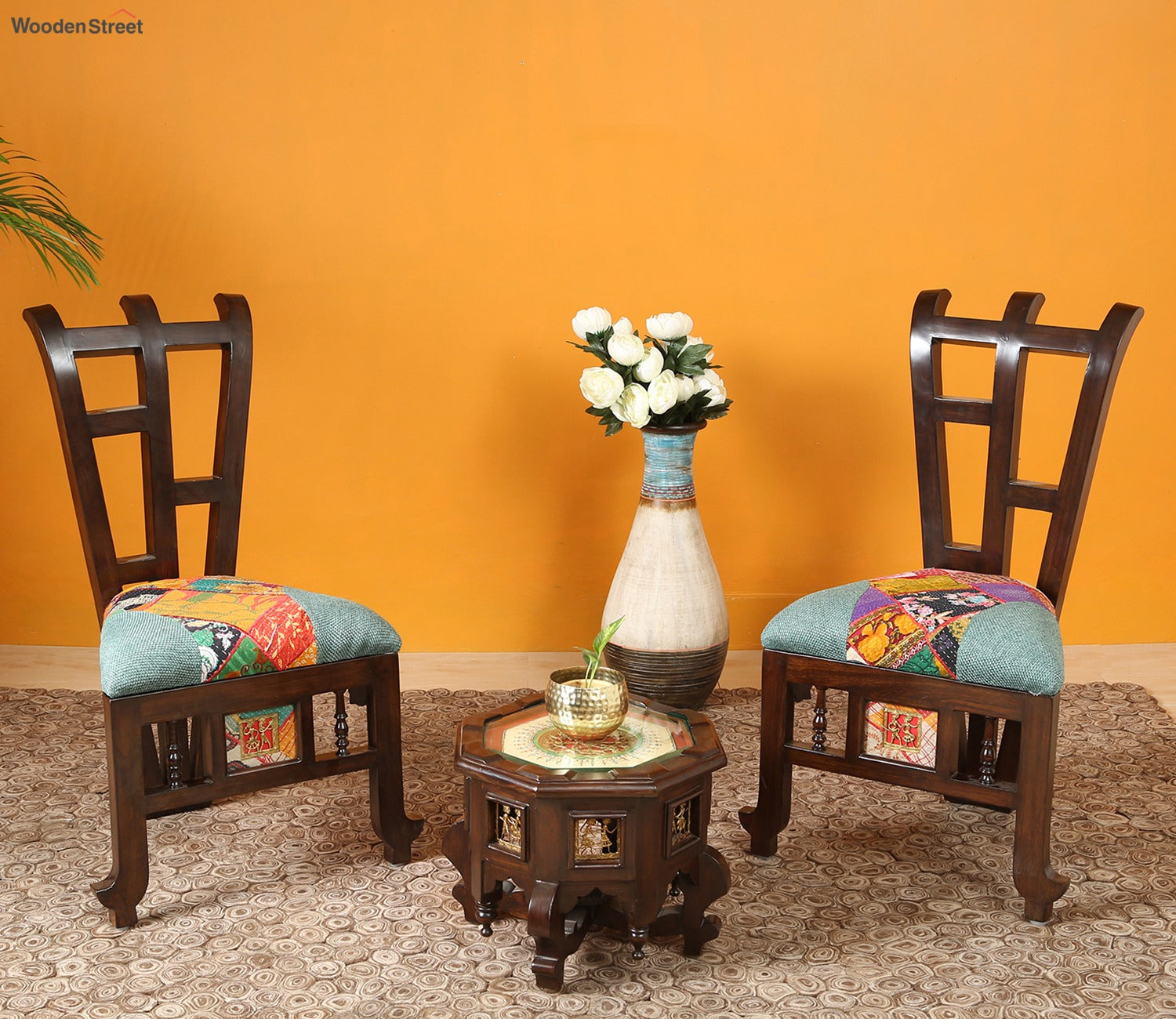 Zrava Slipper Chair with Stylish Backrest