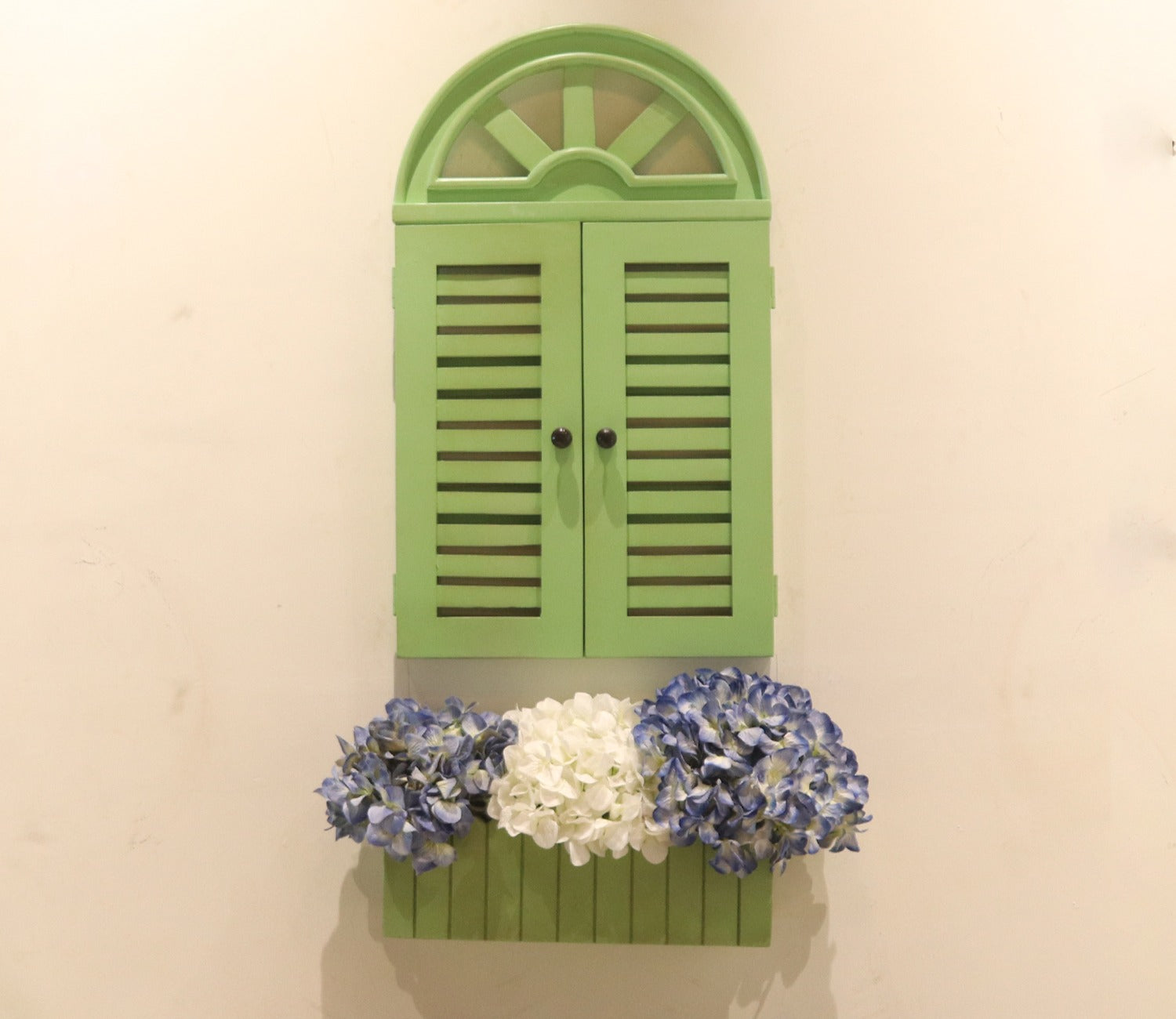 Pinot Wooden Window Frame (Distress Pista Green)