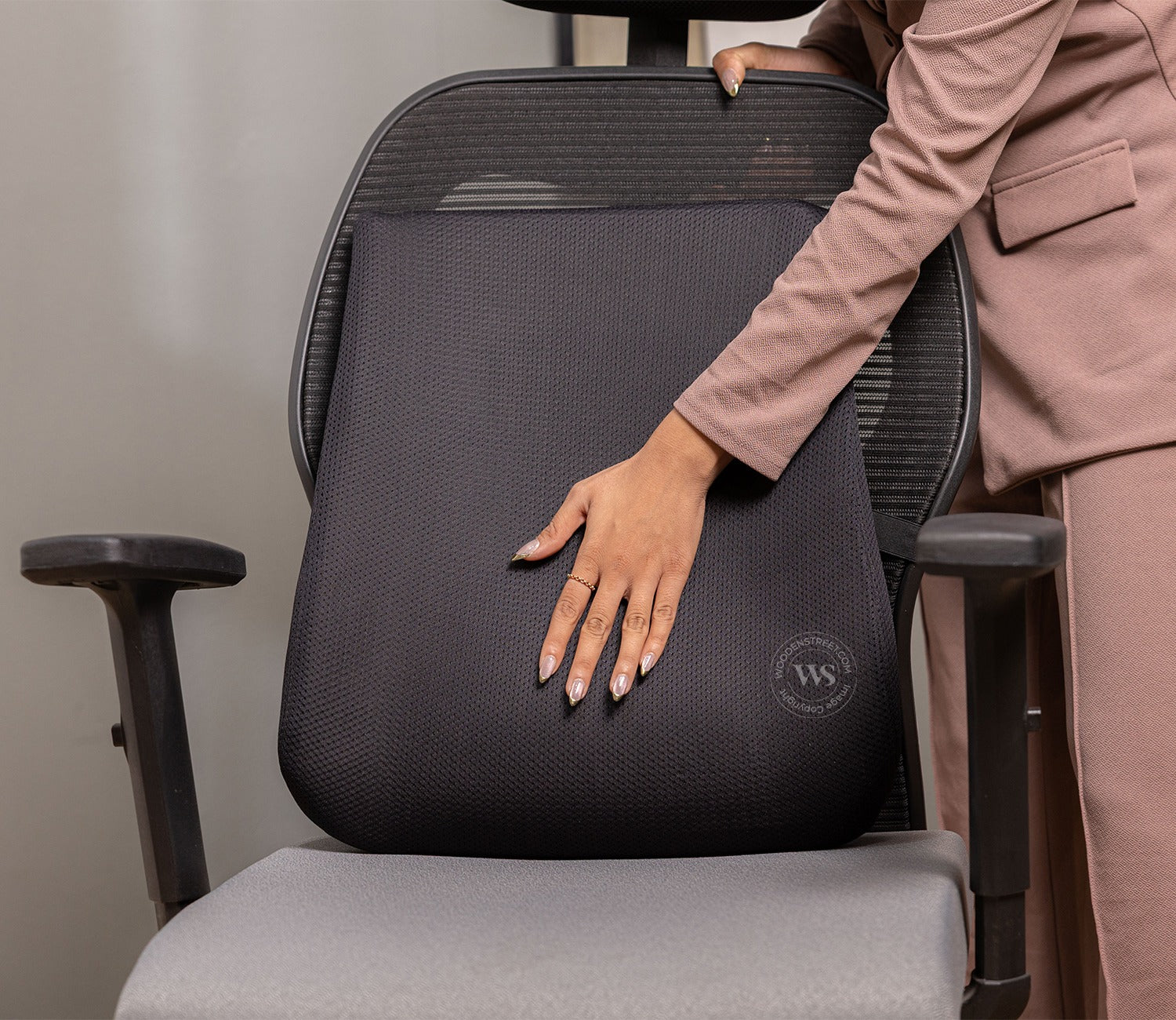 Ergolean Orthopedic Backrest Cushion (Black)
