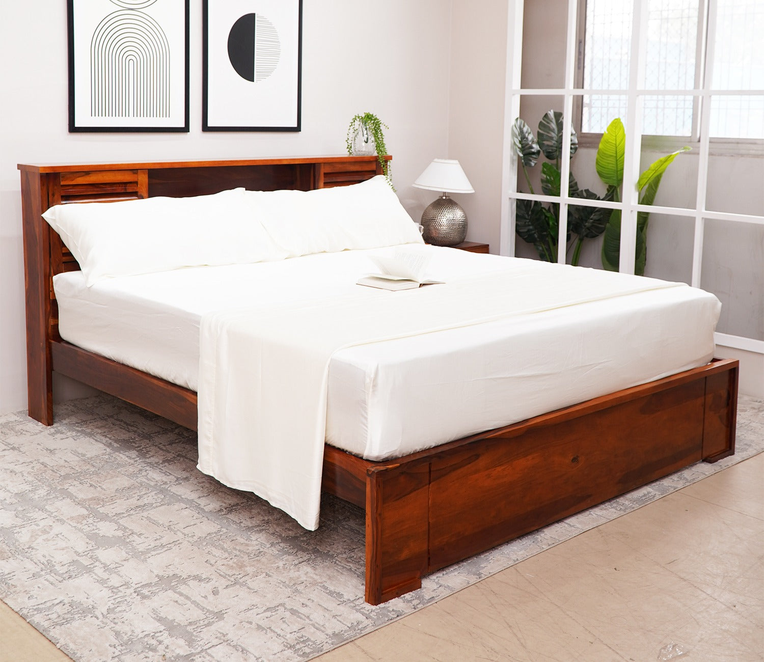 Vegan Bamboo Silk Bedsheet 300 TC Naturally Anti-Bacterial Fitted King Bedsheet with 2 Pillow Cover (Ivory)