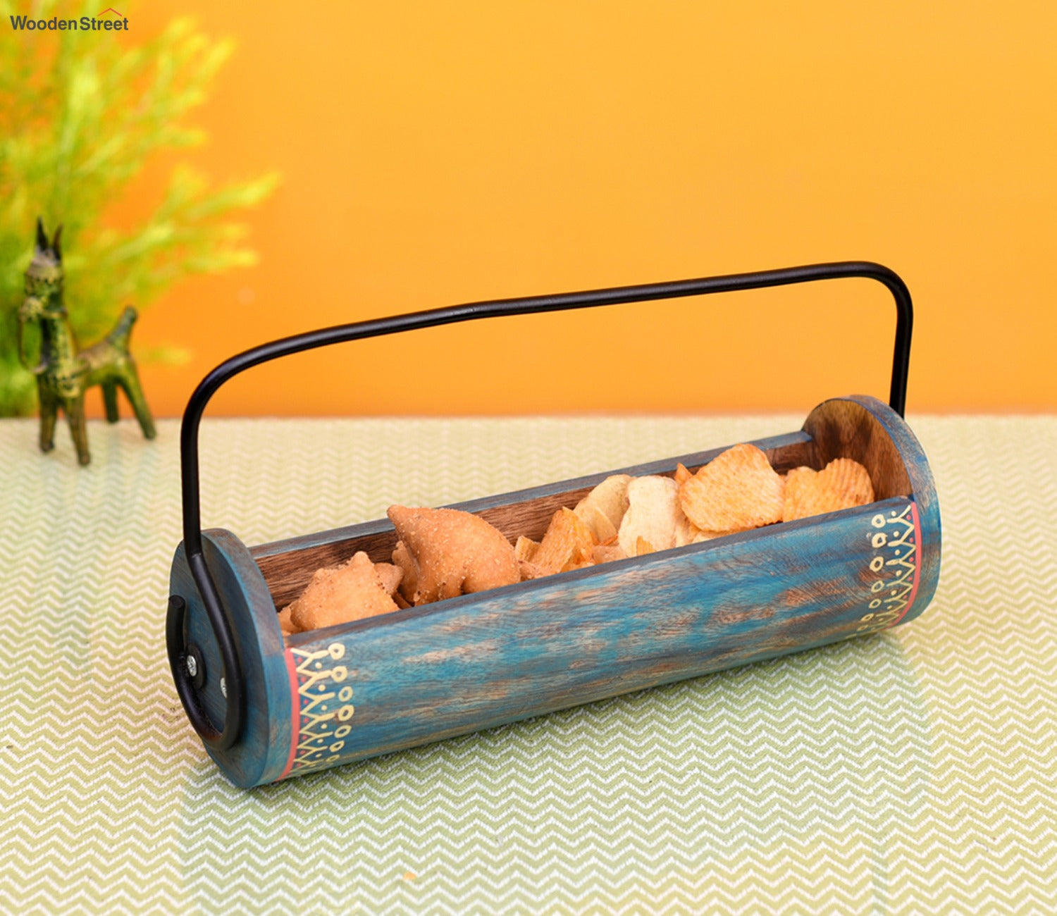 Blue Colour Wooden Snack Server In Exotic Shape With Stylish Metal Handle