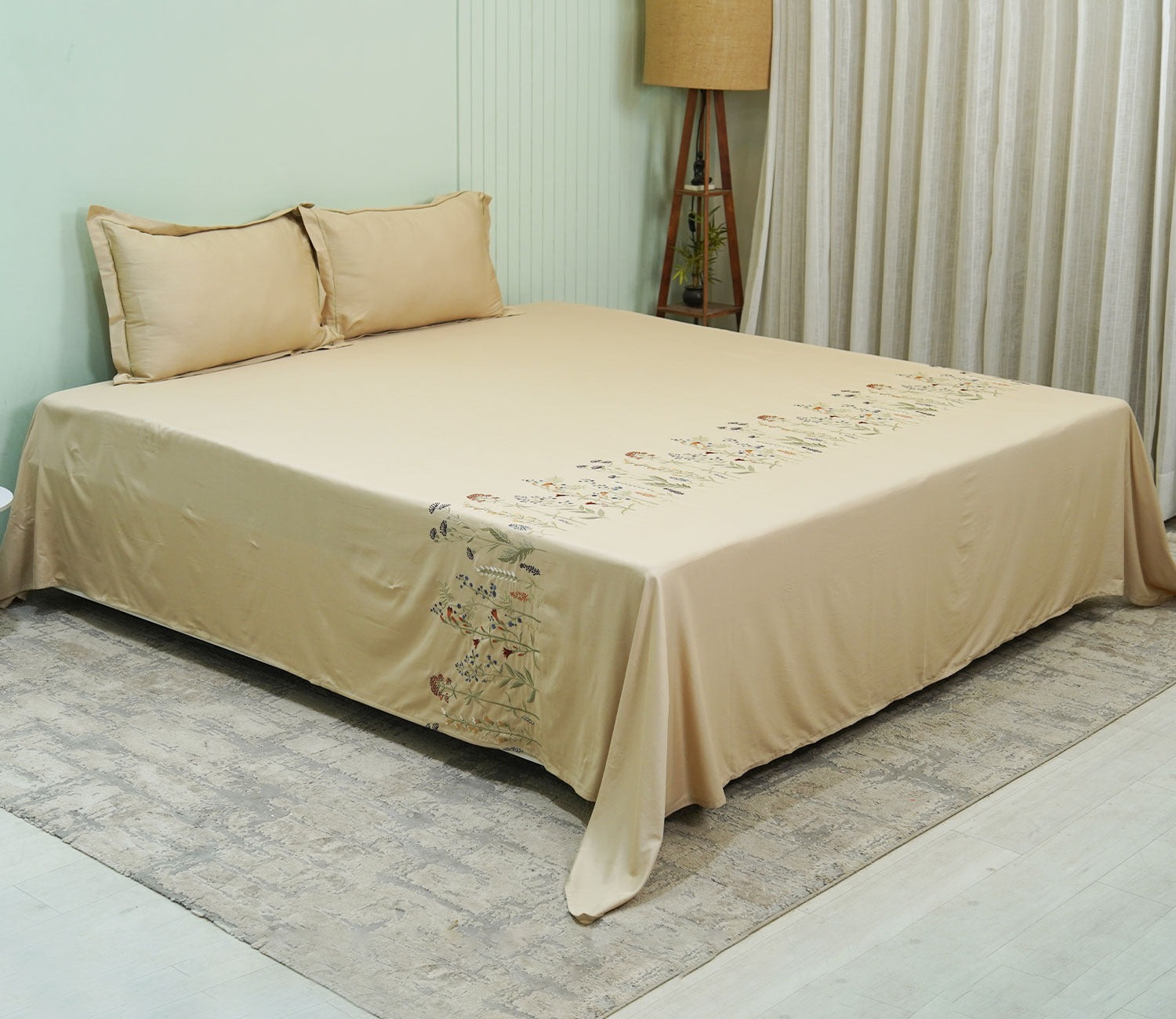Yard Embroidery Flat Cotton Bed Sheet King Size with 2 Pillow Covers