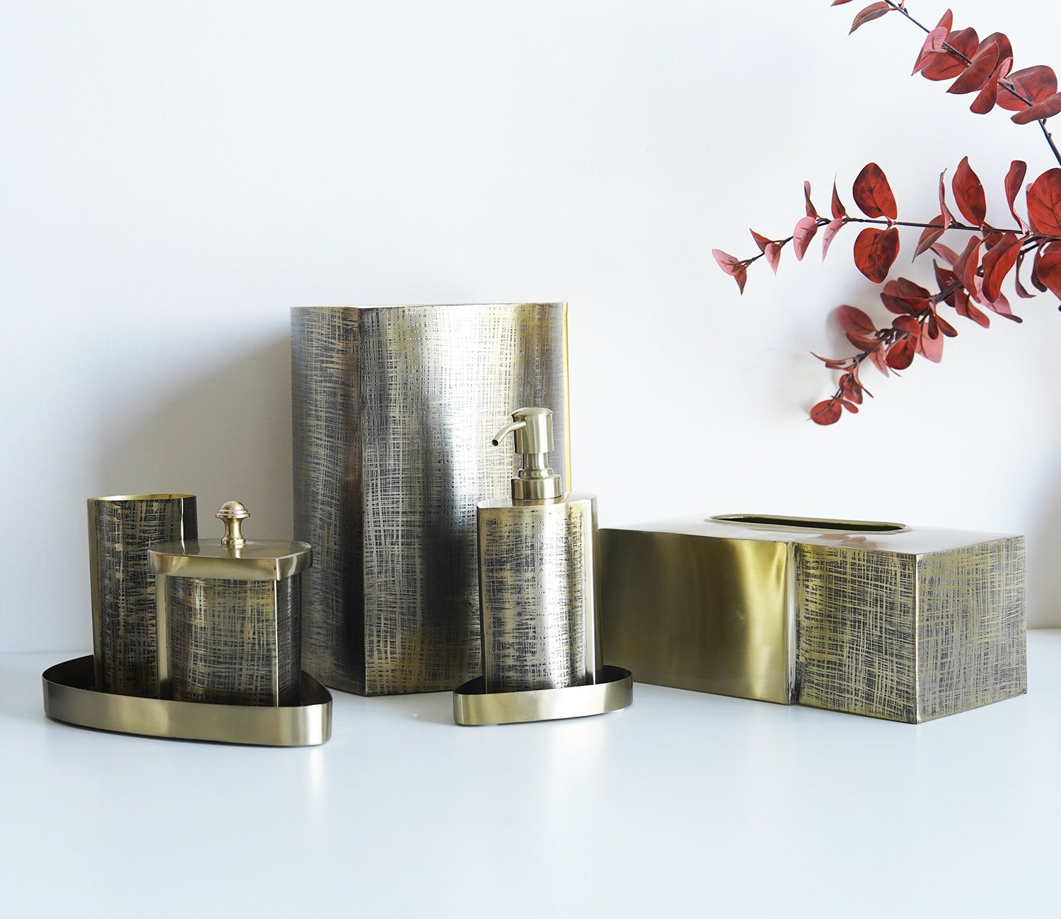 Priscilla Textured Gold And Black Tooth Brush Holder
