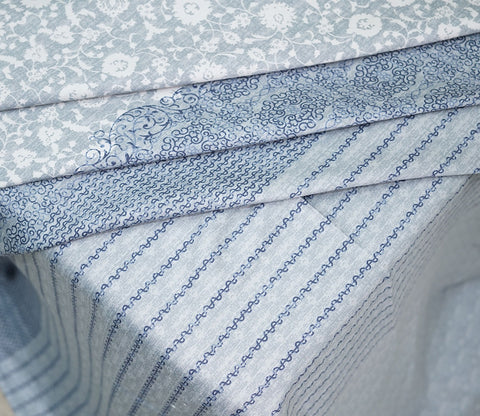 Acanthus Classic Printed King Size Bedsheet (Blue)