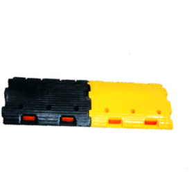 Trueliving_Plastic Speed Bump_2 Size            --------  500*400*75mm  Color              --------   Black & Yellow