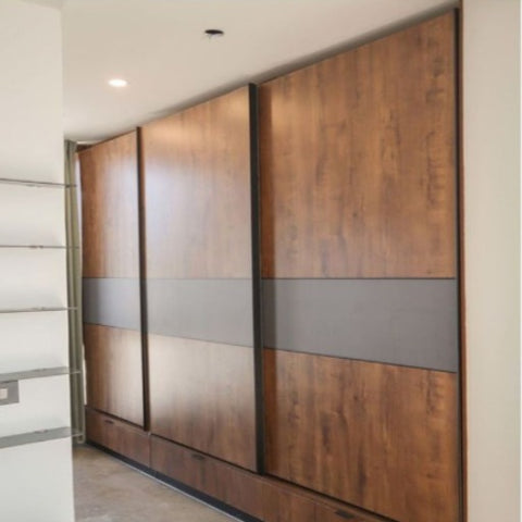 Trueliving 5 Door Sliding Brown wardrobes Laminated Finish & PU Finish 8Ft *2Ft *9Ft -2438.4MM X 609MM X 2743.2MM)