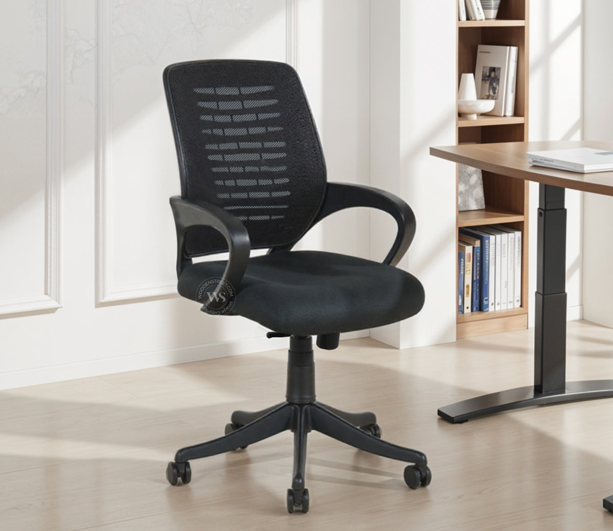 Leo Mid Back Mesh Office Chair (Black)