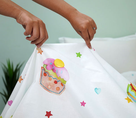 Cupcakes Flat Cotton Kids Bed Sheet King Size with 2 Pillow Covers